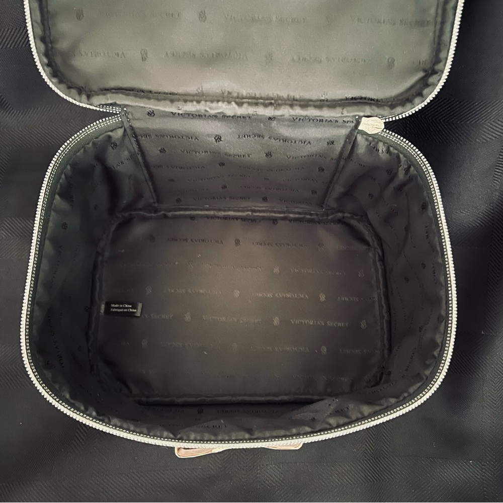 Victoria Secret Makeup Bag - Picture 6 of 7